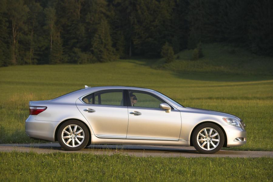  Lexus LS460 2009 года  (фото 4 из 23)